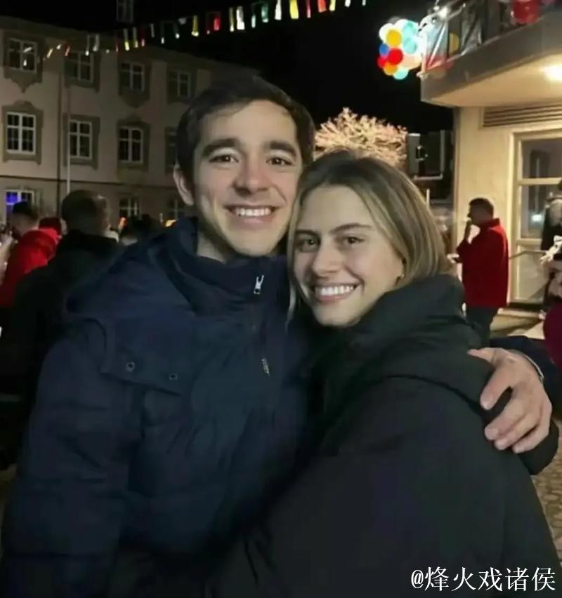 雨果女友换衣服！小两口一起秀身材，球迷饱眼福，巴西人果然奔放